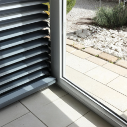 Volets traditionnels : protection contre les intempéries et les insectes avec des traitements adaptés Bagnolet